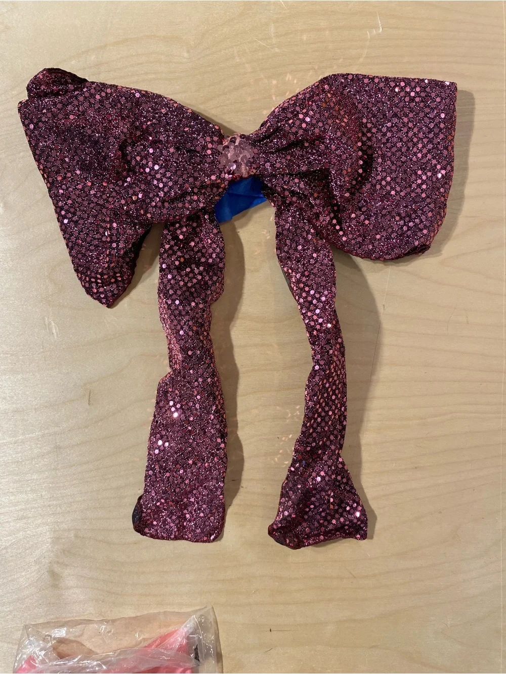 The Applause Sparkling Magenta Sequin Bow Costume Attachment Large (SE)